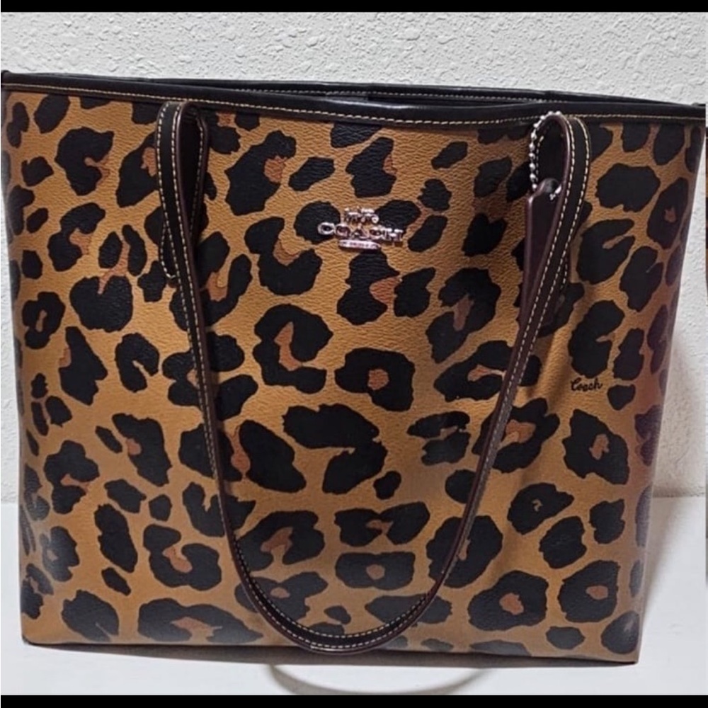 ***SOLD***Coach leopard city tote LE